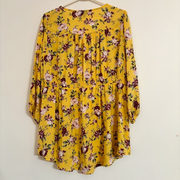 Torrid Size 1 Floral Yellow Challis Smocked 3/4 Sleeve Top - Picture 2 of 8